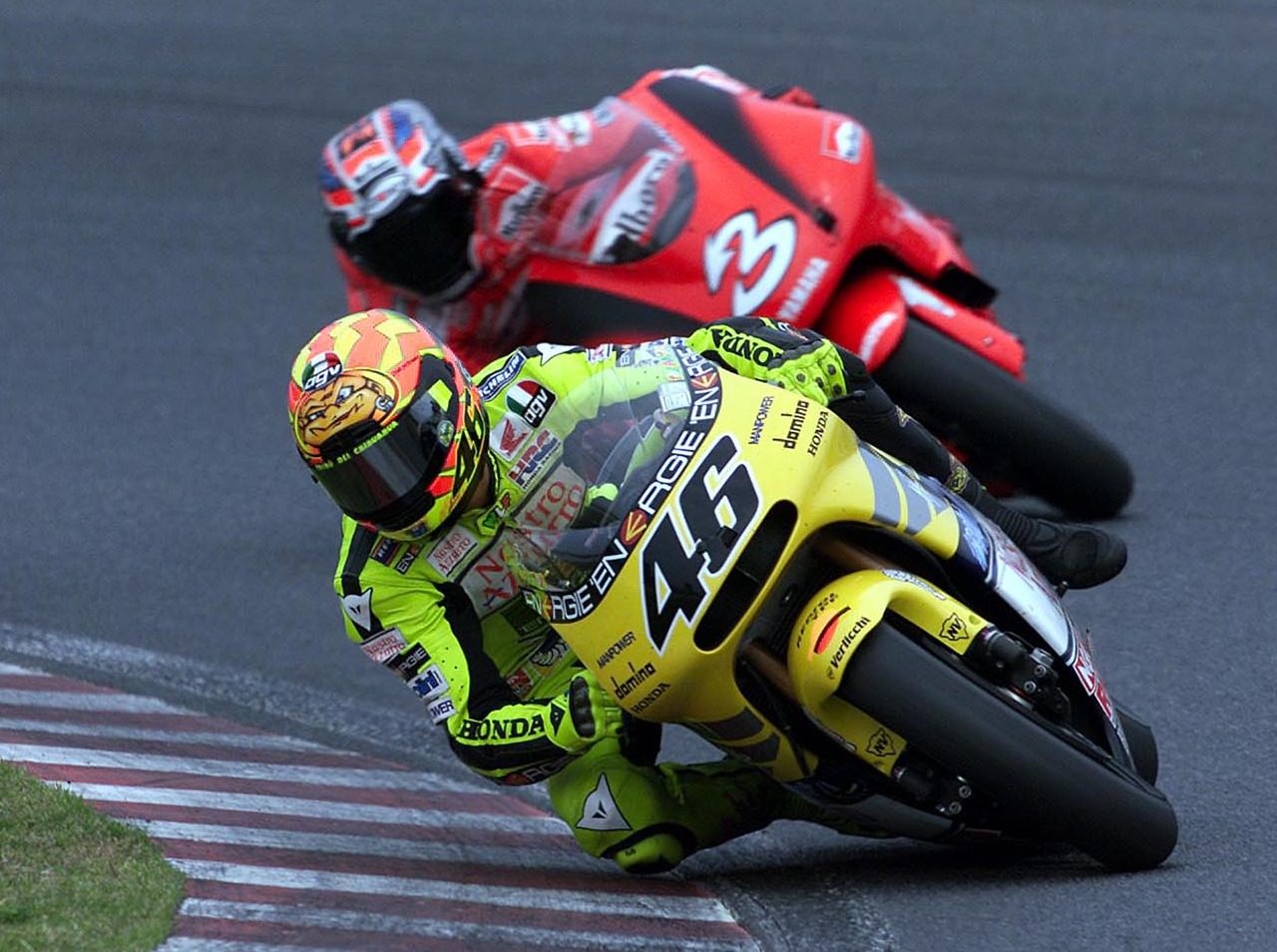 Valentino Rossi gegen Max Biaggi: Ein großes Duell der MotoGP-Historie.