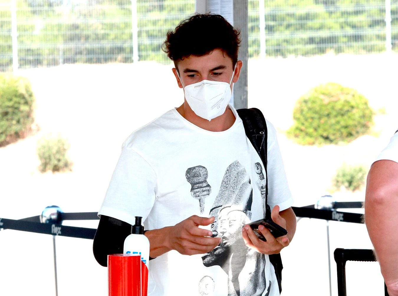 Der rechte Arm ist bandagiert: Marquez wird versuchen, in Jerez zu fahren