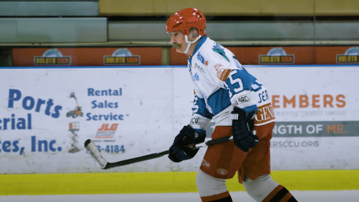 Mark Sertich, ältester Eishockey Spieler