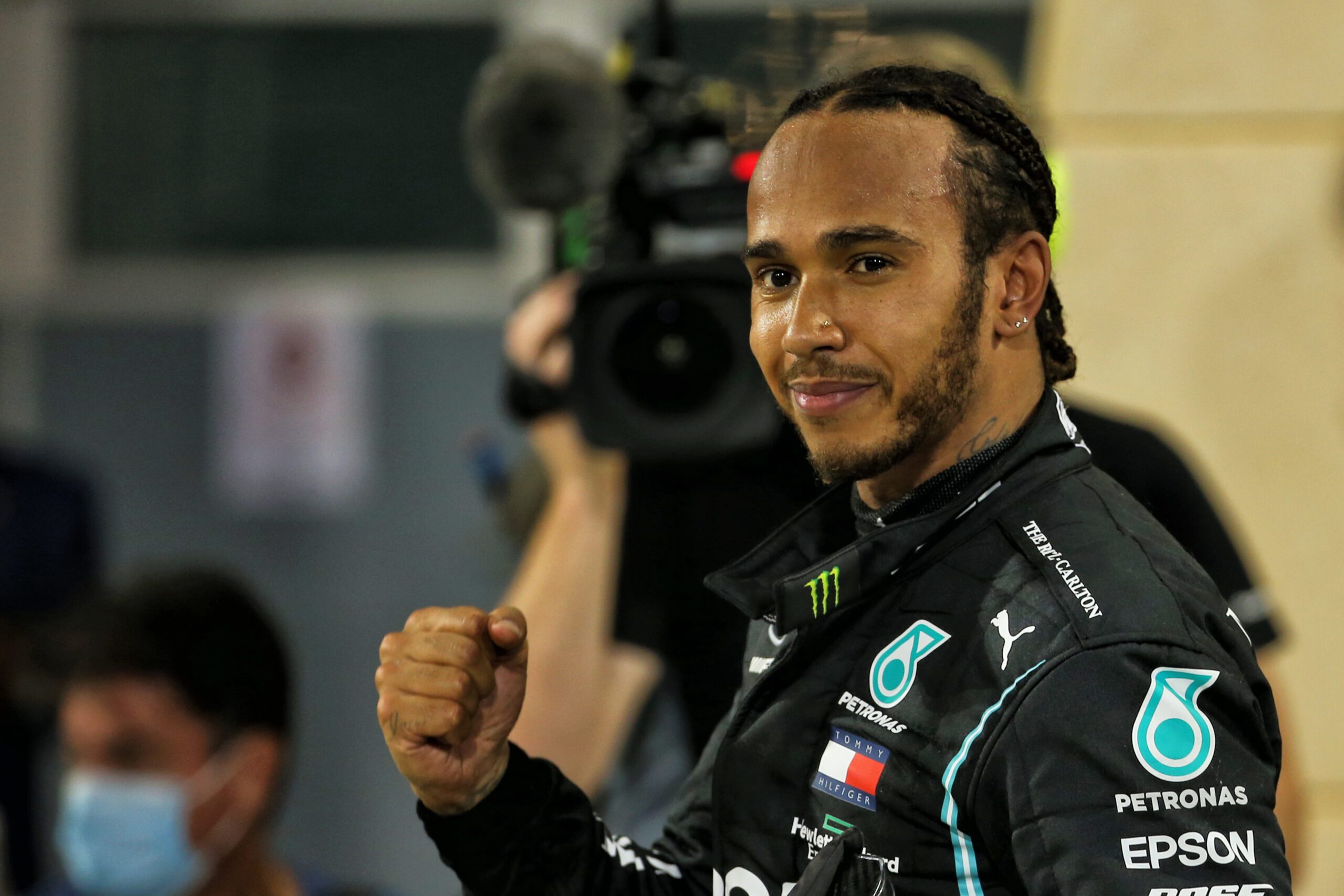 SAKHIR,BAHRAIN,29.NOV.20 - MOTORSPORTS, FORMULA 1 - Grand Prix of Bahrain, Bahrain International Circuit. Image shows the rejoicing of Lewis Hamilton (GBR/ Mercedes).
