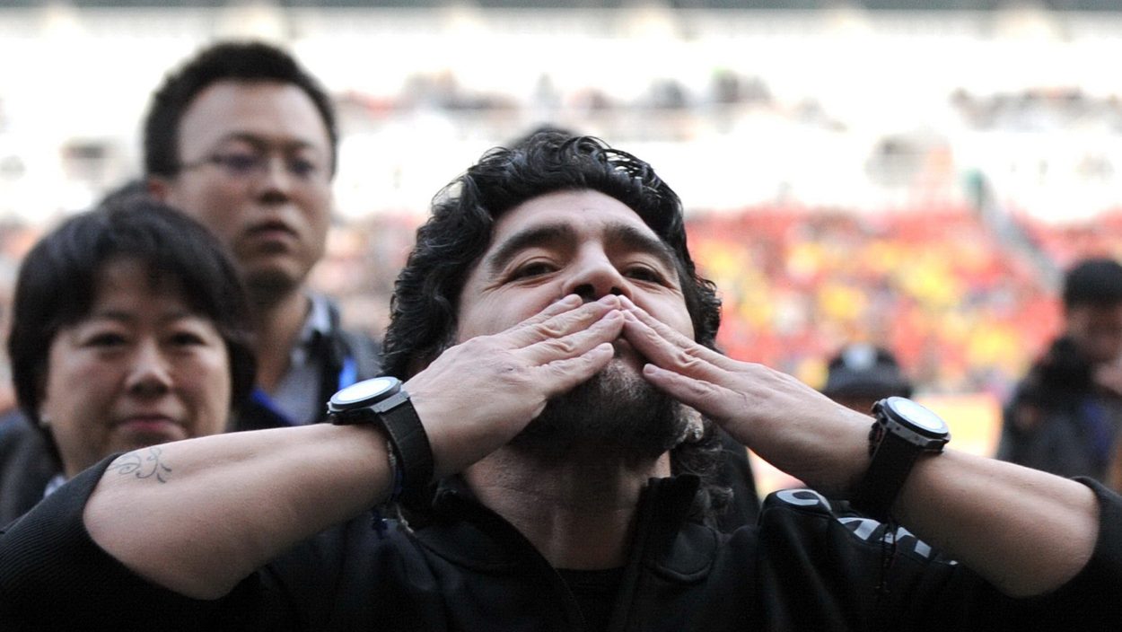 GEPA-05111033028 - JINAN,CHINA,05.NOV.10 - FUSSBALL - Diego Maradona in China, Charity Fußball-Match. Bild zeigt Diego Maradona.