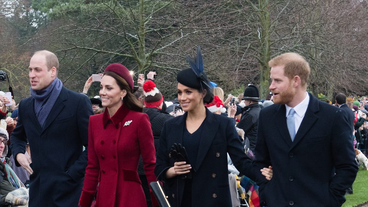 KING'S LYNN, ENGLAND - DECEMBER 25: Prince William, Duke of Cambridge, Catherine, Duchess of Cambridge, Meghan, Duchess of Sussex and Prince Harry, Duke of Sussex attend Christmas Day Church service at Church of St Mary Magdalene on the Sandringham estate on December 25, 2018 in King's Lynn, England. (Photo by Samir Hussein/WireImage)