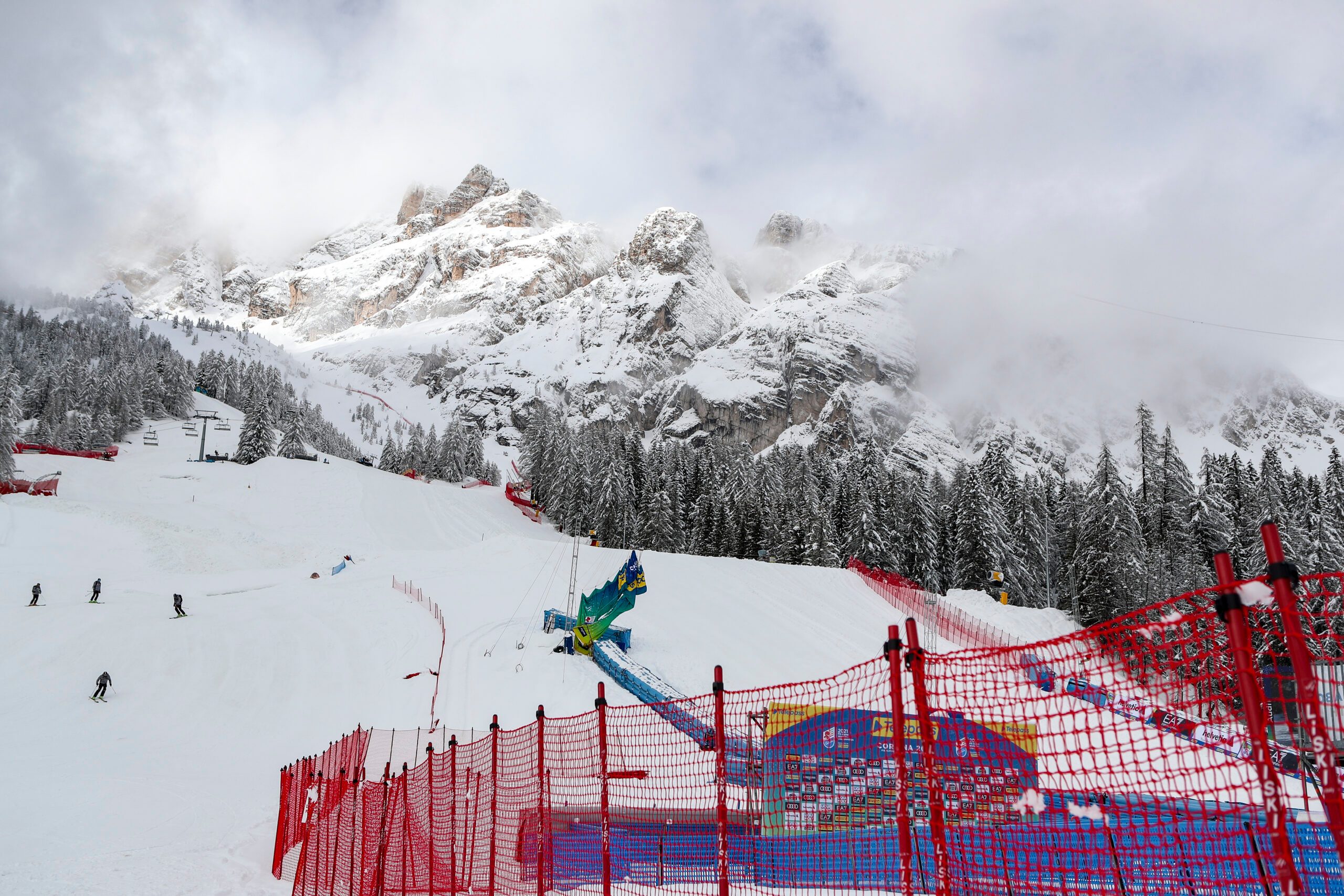 CORTINA D AMPEZZO,ITALY,08.FEB.21 - ALPINE SKIING - FIS Alpine World Ski Championships, alpine combined, slalom. Image shows an overview of the course.