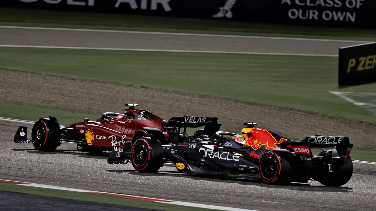 SAKHIR,BAHRAIN,20.MAR.22 - MOTORSPORTS, FORMULA 1 - Grand Prix of Bahrain, Bahrain International Circuit. Image shows Charles Leclerc (MON/ Ferrari) and Max Verstappen (NED/Red Bull Racing).